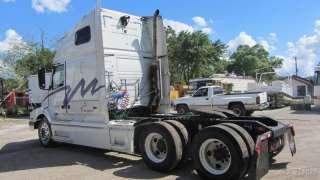 2001 Volvo Sleeper Condo Conventional  Nice Truck  