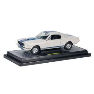  1966 Shelby GT350 1/24 White w/Blue Stripes Toys & Games