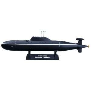  Russian Akula Submarine (Built Up Plastic) Easy Model MRC 
