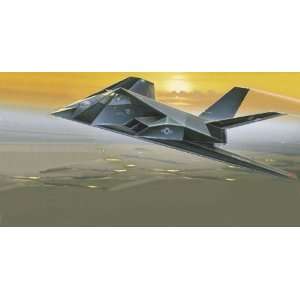  Italeri 1/72 F 117A Stealth Aircraft Kit Toys & Games
