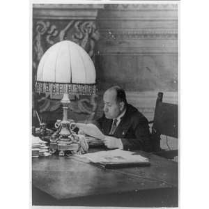 Day,life,Benito Mussolini,office,desk,reading newspaper,Fascist Party 