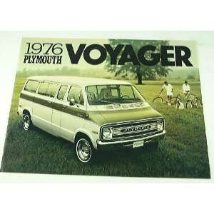  1976 76 Plymouth VOYAGER Van BROCHURE PB100 PB300 PB200 