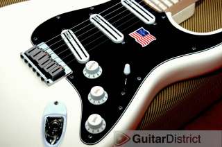 New USA Fender ® Billy Corgan Stratocaster, Strat, Olympic White 