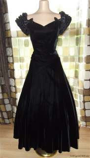   50s Black Velvet Full Sweep Sweetheart Gown Dress Ruffles Bows M/L12