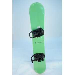  Green Snowboard with Large Binding 158cm #23279