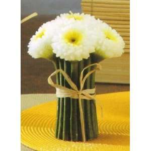  Small White Daisy Flower Bunch Candle