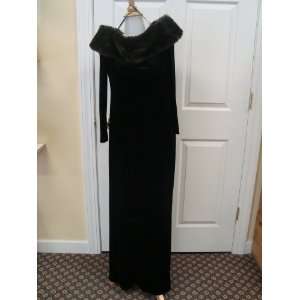  BEAUTIFUL LONG EVENING GOWN VELVETY AND NICE Everything 