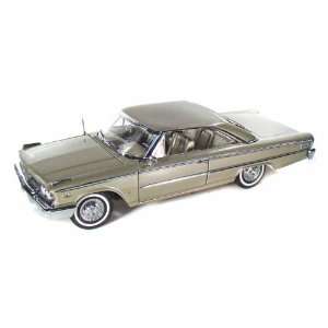  1963 Ford Galaxie 500 1/18 Champagne Toys & Games