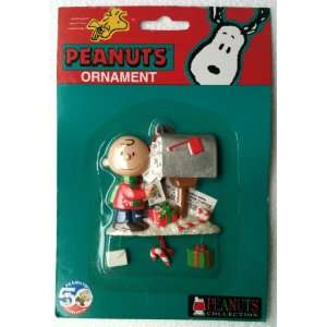  2000 PEANUTS Christmas Tree Ornament CHARLIE BROWN at the 