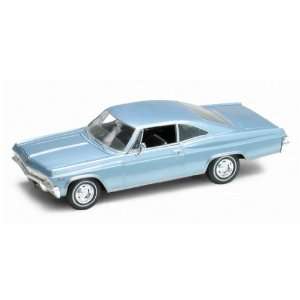  1965 Chevrolet Impala SS 396 Light Blue 124 Toys & Games