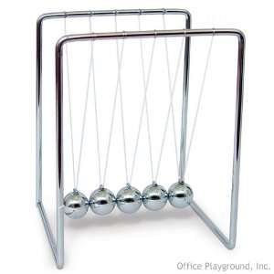  Newtons Cradle   5.25 inch Toys & Games