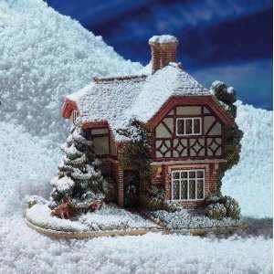  Lilliput Lane Christmas snowed cottage Bark the Herald 