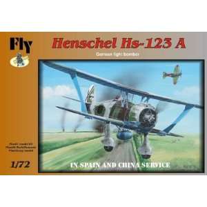   72 Henschel Hs123A German BiPlane Light Bomber Kit Toys & Games