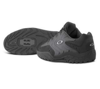 Oakley Mens RADAR LOCK Shoe   Purchase Oakley footwear from the 