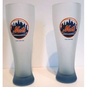 Set of 2 New York Mets 23 Oz Pilsner Glasses Frosted with Mets Logo 