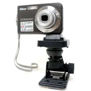   Shoot Camera with 360° Easy Positioning turn to lock knobs. **Item
