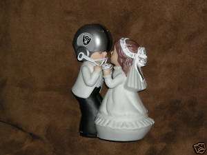 NEW OAKLAND RAIDERS KISSING BRIDE & GROOM FIGURINE  