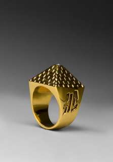 HAN CHOLO Pyramid Ring (Hers) in Gold  