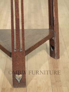 Antique English Solid Oak Arts & Crafts End Side Table w/ Shelf c1910 