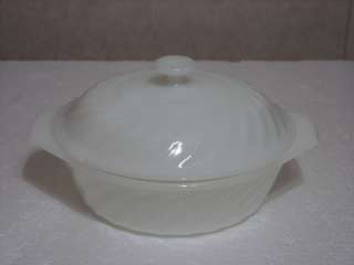 FIRE KING 1 1/2 QT. WHITE SWIRL CASSEROLE PAN WITH LID  