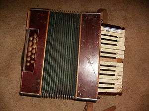 Vintage, Antique Accordion   Beaver Brands  