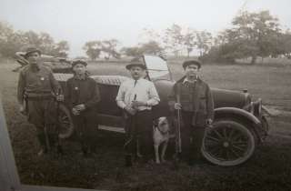ANTIQUE HUNTING MEN RIFLE GUN PACKARD CAR SPRINGER SPANIEL DOG PHOTO 
