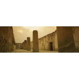  Columns in the Courtyard of a Building, Hall of the 