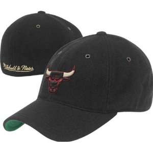  Chicago Bulls Black Hardwood Classics Melton Wool Flex Hat 