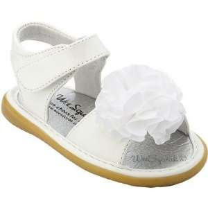  Daisy Sandal   White Peony Sandal Size 5 Patio, Lawn 