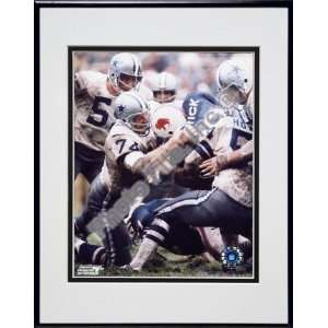 Bob Lilly Defense Double Matted 8 X 10 Photograph in Black 