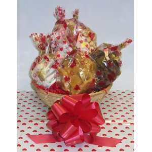 Scotts Cakes Small Beach Lovers Valentine Basket no Handle Heart 