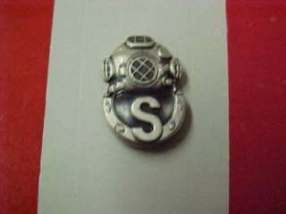 US ARMY / US NAVY SALVAGE DIVER PIN MINI SIZE ON CARD  