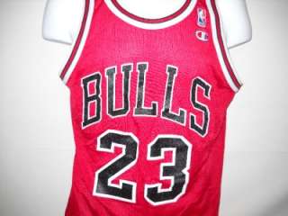   #23 MICHAEL JORDAN CHICAGO BULLS RED YOUTH XL NBA JERSEY  
